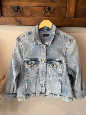 Reitmans Light Wash Denim Jean Jacket - Pale Blue
